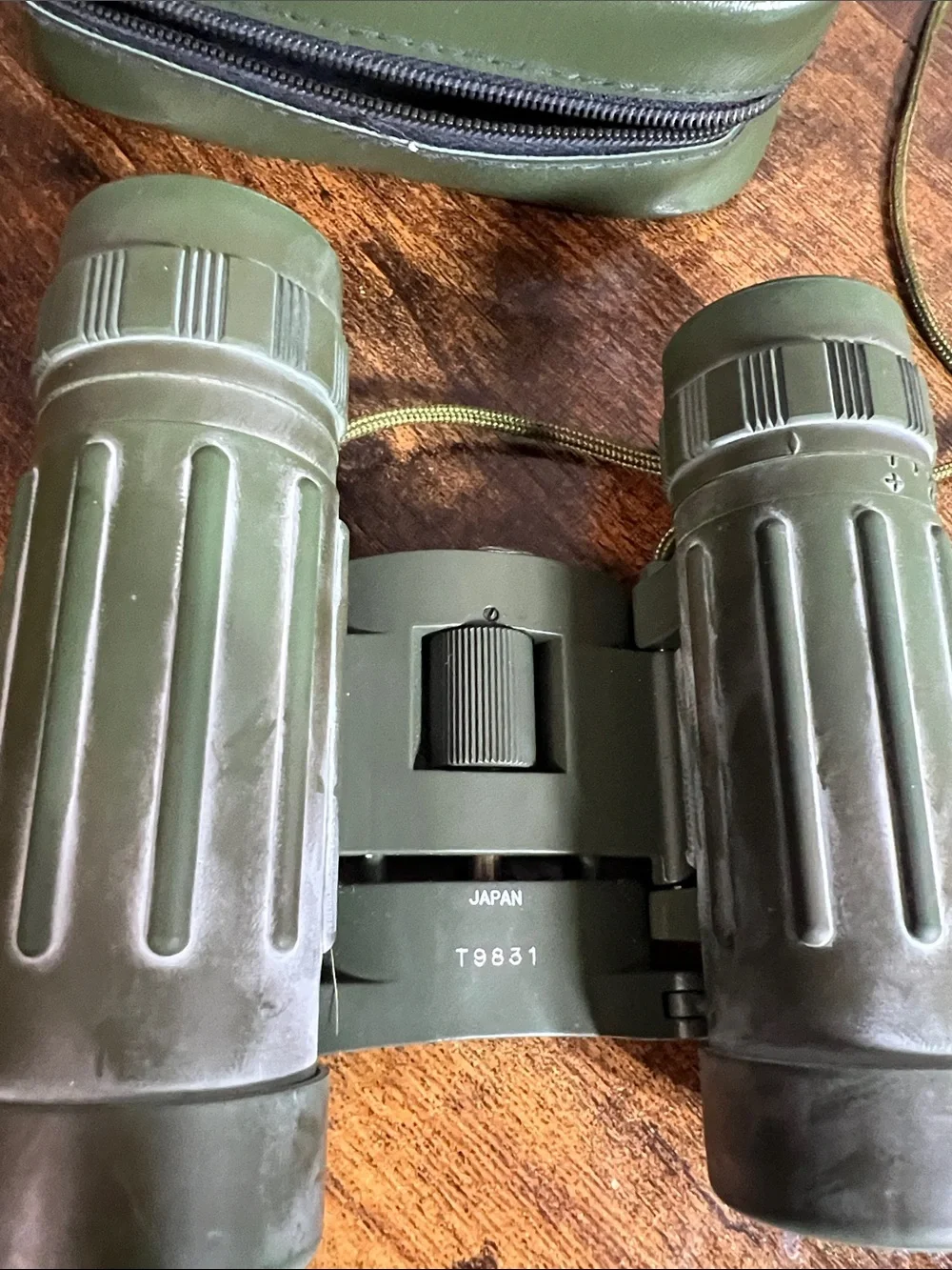 Aris Olive Green 10x22 Compact Binoculars with Case